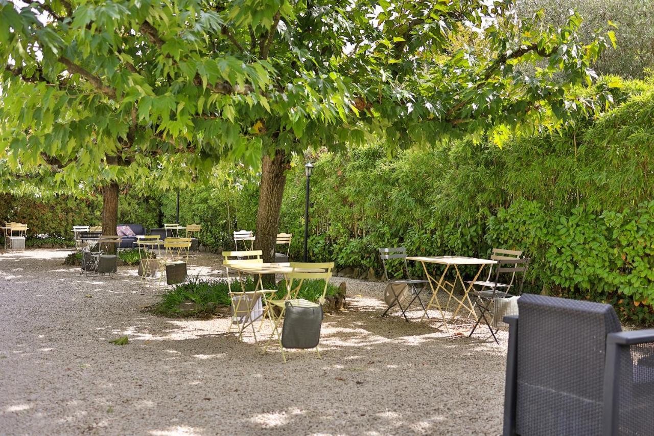 Logis Hôtel Castel Mouisson Barbentane Esterno foto